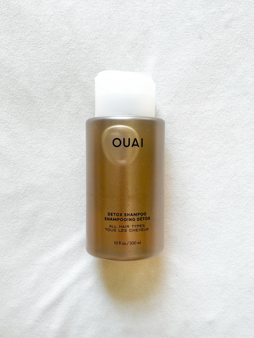 OUAI Detox Shampoo with White Cap